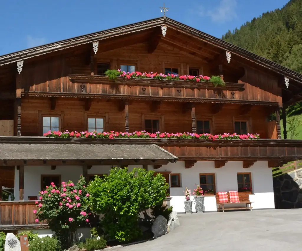 Haus-aussergraben aussenansicht