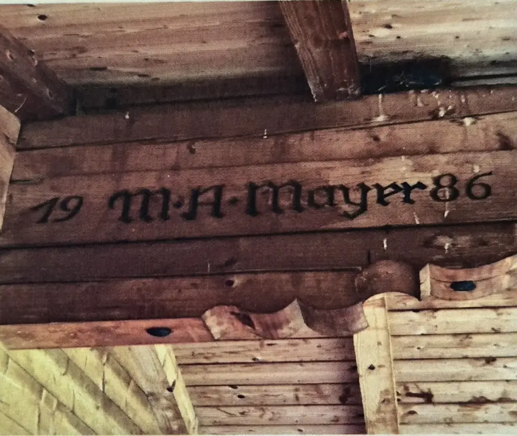 verewigt-auf-balken
